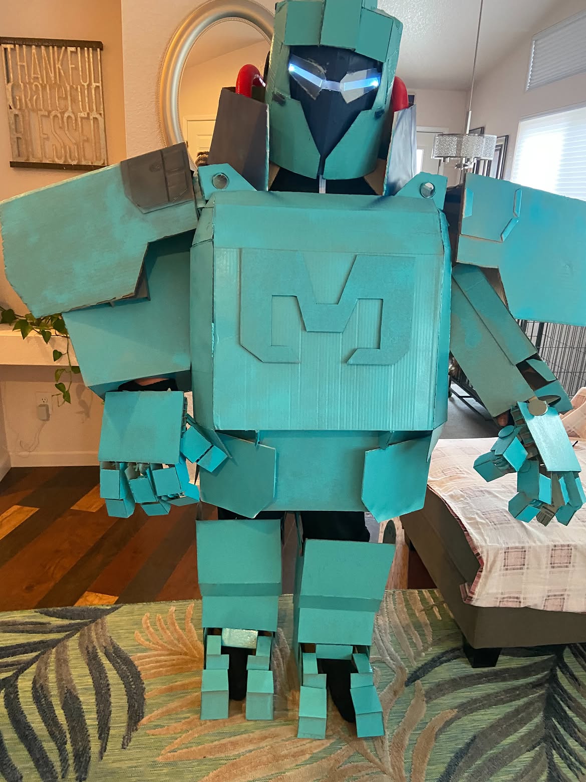 Mecha Man cosplay by @arm0da